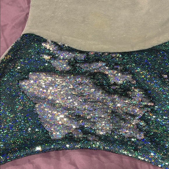Mermaid Tail Blanket in Gray and Blue Sequins - Picture 6 of 6